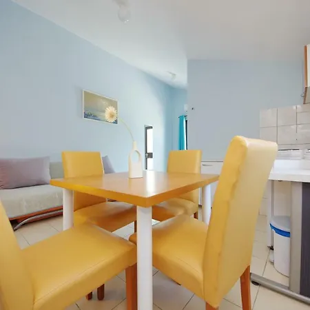 Apartament Eduard Vrsi