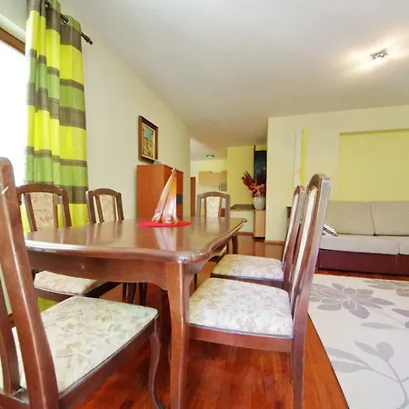 Apartament Eduard *