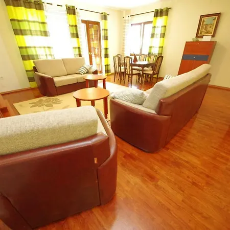 Eduard Apartment