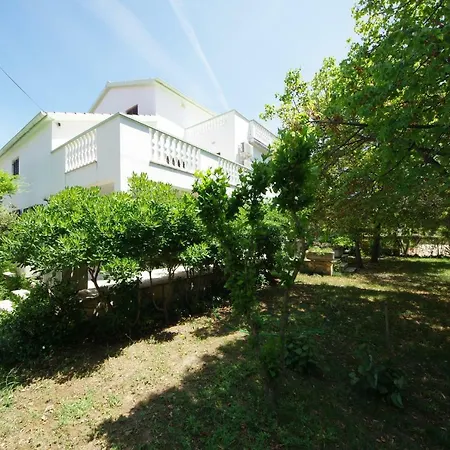 Eduard Apartment